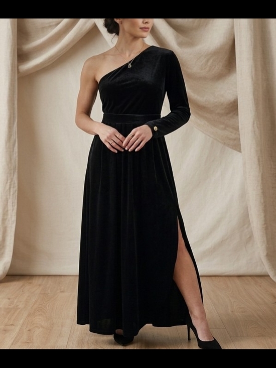 Désir Couture Dresses & Skirts - Désir Couture Black Velvet One-Shoulder Maxi Dress with Slit